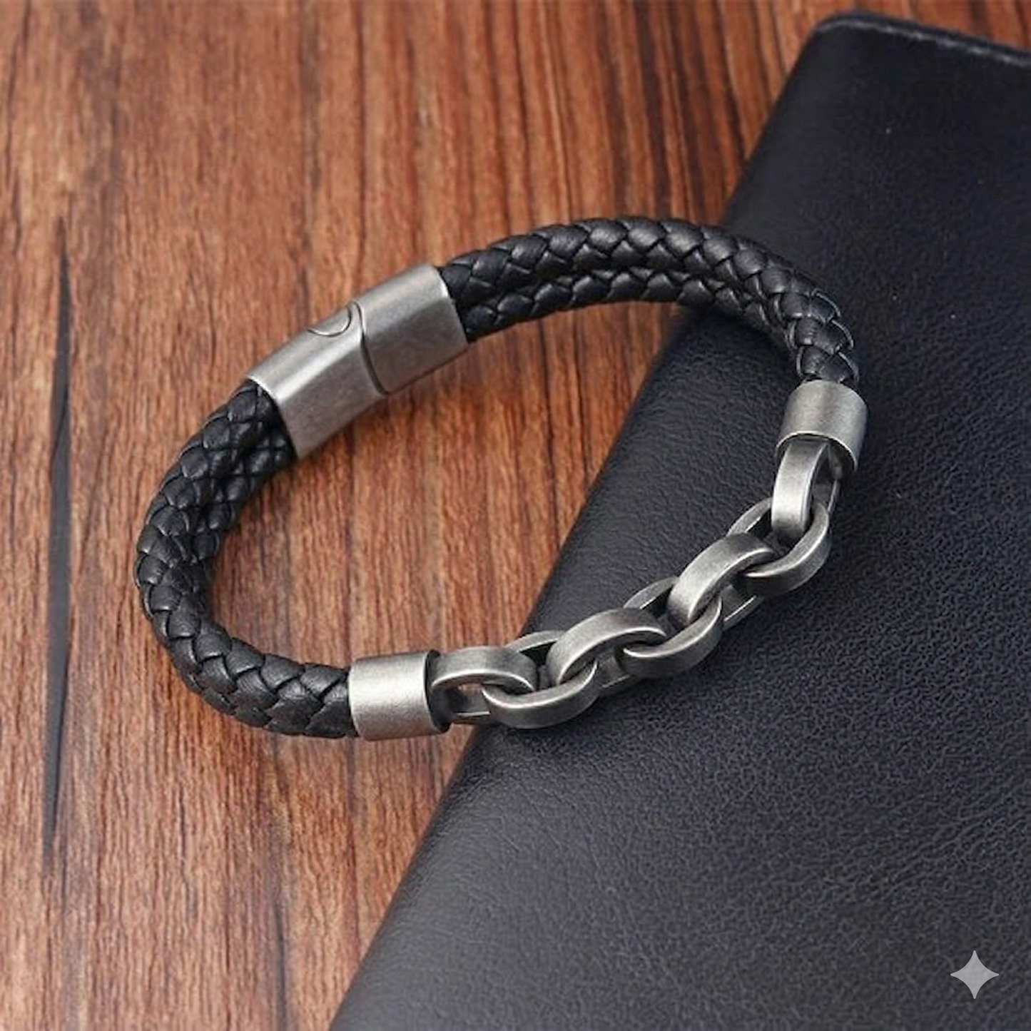 Bracelet Premium : Cuir & Chaîne de Caractère