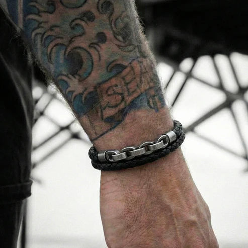 Bracelet Premium : Cuir & Chaîne de Caractère